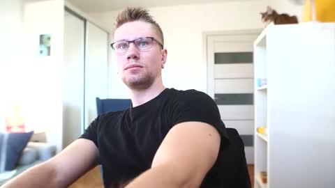 Kev online show from February 14, 8:22 am