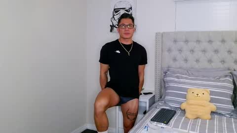 Snapshot of kevinkham chatting on October 16, 12:11 am kevinkham online show from October 16, 12:11 am