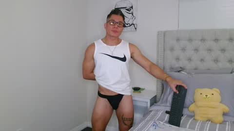 Snapshot of kevinkham chatting on October 17, 12:01 am kevinkham online show from October 17, 12:01 am