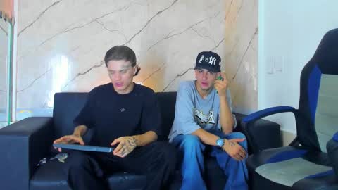 Snapshot of kevinperlas_ chatting on November 16, 8:25 pm kevinperlas_ online show from November 16, 8:25 pm