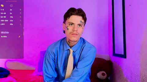 kevinperlas_ online show from December 13, 8:36 pm