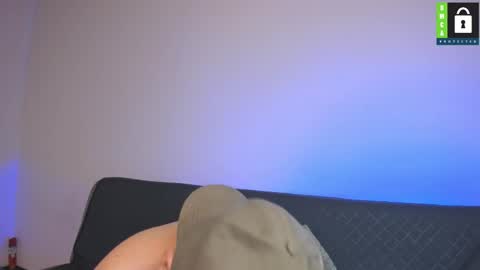 Snapshot of kevinxlvx chatting on November 6, 11:04 pm kevin and ottis online show from November 6, 11:04 pm