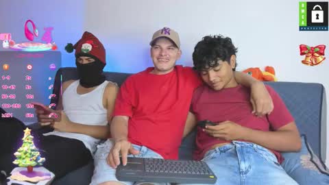 Snapshot of kevinxlvx chatting on November 11, 5:57 pm kevin and ottis online show from November 11, 5:57 pm