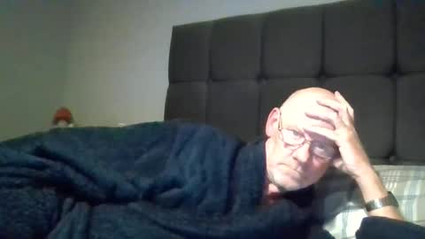 kevlooking4sez online show from November 1, 1:40 am