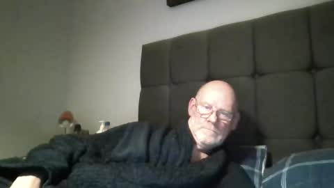 kevlooking4sez online show from January 17, 12:37 am