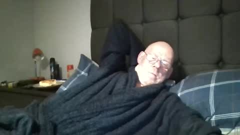 kevlooking4sez online show from March 6, 2:08 am