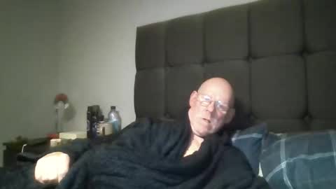 kevlooking4sez online show from May 2, 9:53 pm