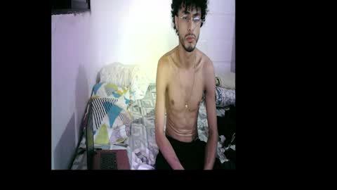 Snapshot of kevvluna05 chatting on March 10, 3:34 am kevvluna05 online show from March 10, 3:34 am