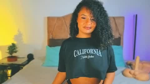 Snapshot of keyla_roberts_ chatting on May 5, 12:51 am Adhara. Help me reach 100 likes online show from May 5, 12:51 am