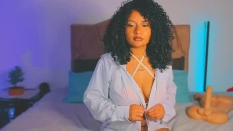 Snapshot of keyla_roberts_ chatting on May 6, 1:14 am Adhara. Help me reach 100 likes online show from May 6, 1:14 am
