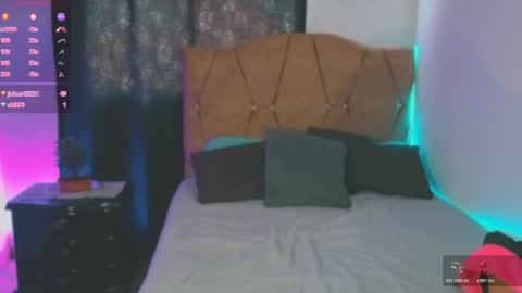 Snapshot of keyla_roberts_ chatting on May 16, 7:56 pm Adhara. Help me reach 100 likes online show from May 16, 7:56 pm