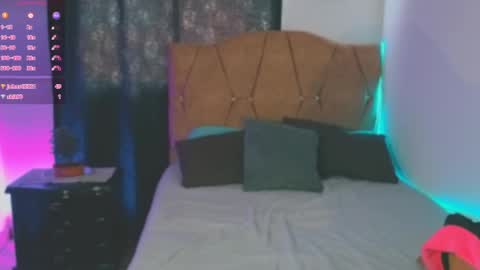 Snapshot of keyla_roberts_ chatting on May 16, 8:07 pm Adhara. Help me reach 100 likes online show from May 16, 8:07 pm