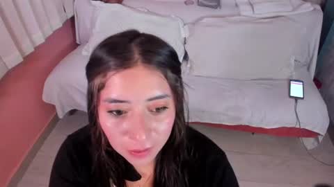 Snapshot of keyla_ruiz_ chatting on June 17, 6:31 pm Key online show from June 17, 6:31 pm