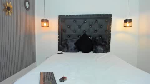 Snapshot of keylamonroy1 chatting on March 12, 12:47 pm Keyla Megan and Loly online show from March 12, 12:47 pm