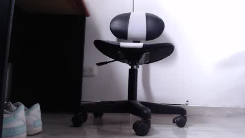 Snapshot of keylie_saenz28 chatting on November 13, 4:06 pm online show from November 13, 4:06 pm