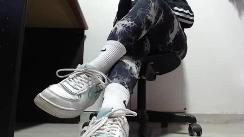 Snapshot of keylie_saenz28 chatting on November 28, 10:12 pm online show from November 28, 10:12 pm