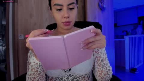 Laura online show from November 11, 1:16 am