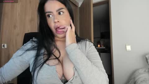 Laura online show from April 28, 7:13 am