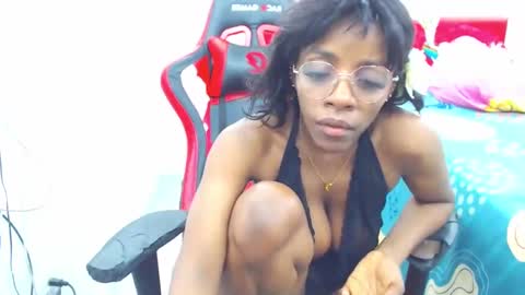 Snapshot of keyra_dainty chatting on January 22, 6:41 pm Sandy Saenz online show from January 22, 6:41 pm