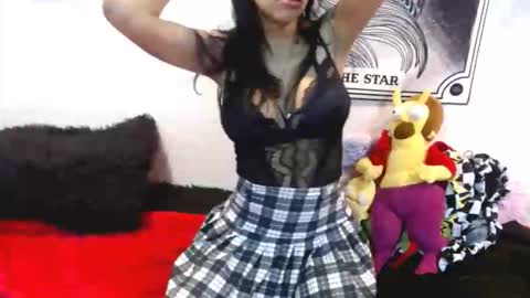 Snapshot of khaleesy13 chatting on November 22, 5:17 am khaleesy online show from November 22, 5:17 am