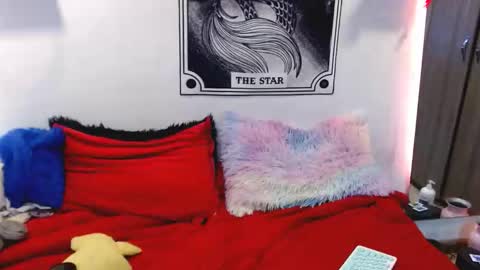 Snapshot of khaleesy13 chatting on November 24, 6:51 pm khaleesy online show from November 24, 6:51 pm