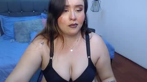 Snapshot of khalia_ chatting on June 13, 7:45 pm K H A I L A online show from June 13, 7:45 pm