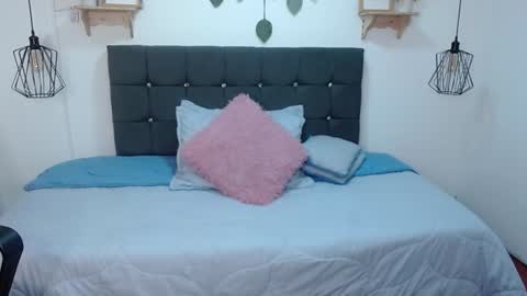 Snapshot of khalia_ chatting on July 8, 7:29 pm K H A I L A online show from July 8, 7:29 pm