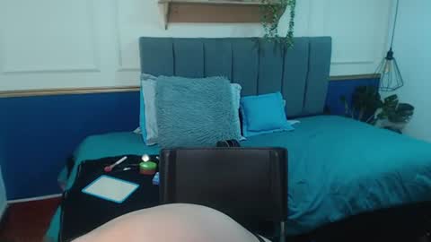 Snapshot of khalia_ chatting on July 12, 1:35 pm K H A I L A online show from July 12, 1:35 pm
