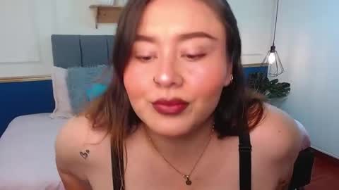 Snapshot of khalia_ chatting on July 19, 4:44 pm K H A I L A online show from July 19, 4:44 pm