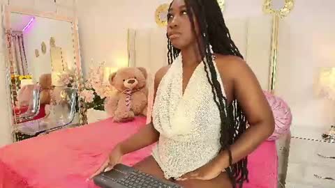 khalimaxwell online show from June 18, 3:29 am