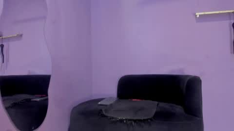 Snapshot of khaterine_hot_1 chatting on May 5, 6:27 pm Kathe Hot online show from May 5, 6:27 pm