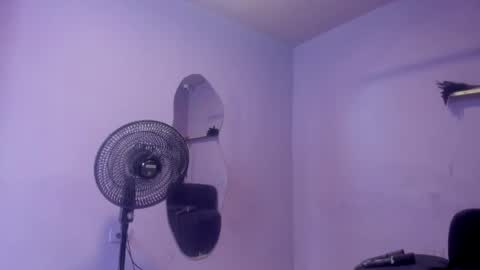 Snapshot of khaterine_hot_1 chatting on May 13, 7:22 pm Kathe Hot online show from May 13, 7:22 pm