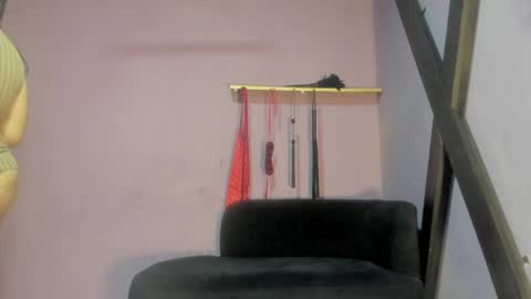 Snapshot of khaterine_hot_1 chatting on May 26, 6:15 pm Kathe Hot online show from May 26, 6:15 pm