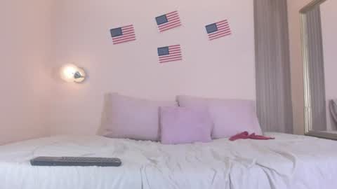 Snapshot of khaterine_hot_1 chatting on July 4, 9:54 pm Kathe Hot online show from July 4, 9:54 pm