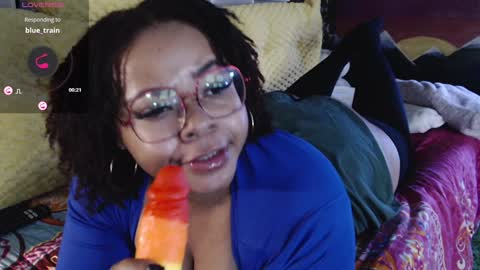 Snapshot of khayaparker chatting on January 3, 9:47 pm Khaya online show from January 3, 9:47 pm