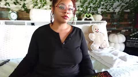 Snapshot of khayaparker chatting on March 3, 7:39 pm Khaya online show from March 3, 7:39 pm