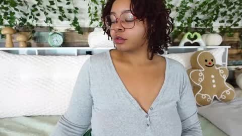 Snapshot of khayaparker chatting on March 8, 10:43 am Khaya online show from March 8, 10:43 am