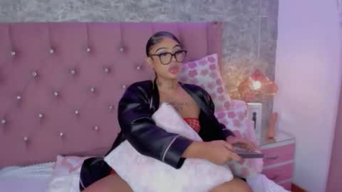 Khelany Isyy  online show from January 5, 5:27 pm