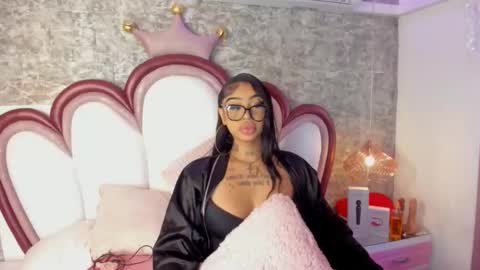 Khelany Isyy  online show from March 9, 2:10 pm