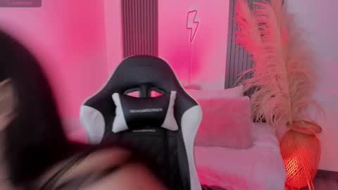 Snapshot of khleodoja chatting on January 13, 12:05 am Khleo online show from January 13, 12:05 am