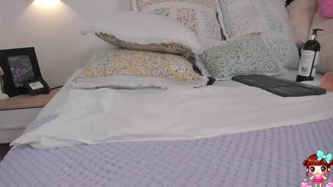 Khloe Cute online show from December 24, 11:44 pm