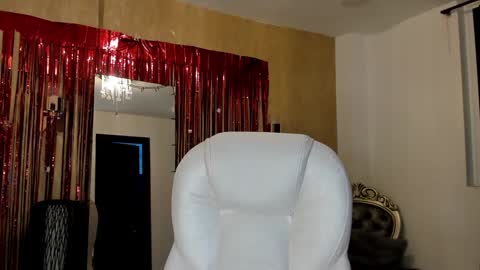 Khloe online show from January 10, 12:47 pm