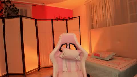 Khloe online show from November 12, 2:34 am