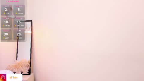 Snapshot of khloe_houston chatting on July 24, 1:31 pm Khloe online show from July 24, 1:31 pm