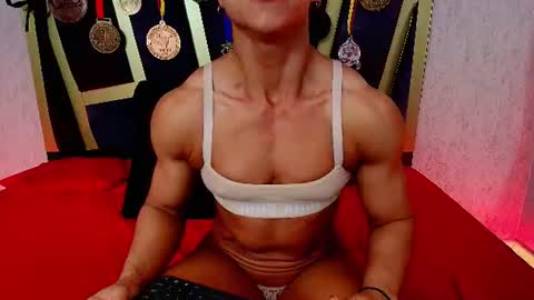 Snapshot of khloe_rossich chatting on July 9, 7:18 pm online show from July 9, 7:18 pm