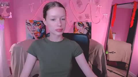khloebeauty online show from June 9, 1:34 pm