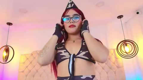 khloejohnson online show from September 12, 8:53 pm