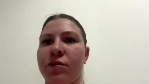 khloekross online show from March 13, 11:00 pm