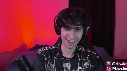 khozler_ online show from October 28, 2:48 am