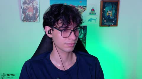 Snapshot of khozler_ chatting on May 12, 3:47 am khozler_ online show from May 12, 3:47 am